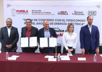 Puebla firma convenio para ahorrar hasta 95% de energía en empresas con sistemas solares