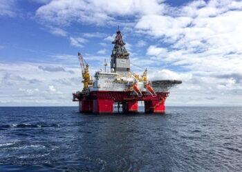 Cotización de crudo a la baja provoca caída del 62.2% de Repsol en resultados netos 