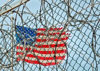 FinCEN alerta por contrabando de combustibles a través de la frontera de EE.UU. y México