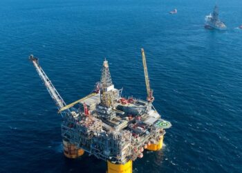 Shell completa 61.3% de participación en plataforma Ursa 