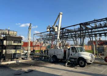 CFE atiende reconexión de Subestación Querétaro Norte tras incendio