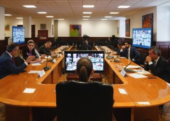 Sheinbaum y empresarios revisan impactos de aranceles del 50% al acero y aluminio 