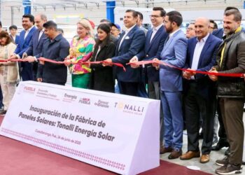 Puebla inaugura fábrica de paneles solares “Tonalli”