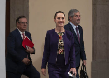 Sheinbaum pospone Plan de reestructuración de Pemex y logra 90 días sin aranceles