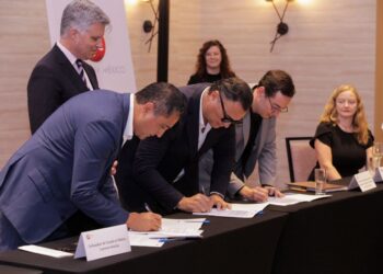 Jalisco y Solfium facilitarán adopción de energía solar en sector industrial, residencial y comercial