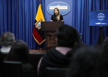 Ecuador firma contrato con empresa china CNPC para duplicar su producción de gas 