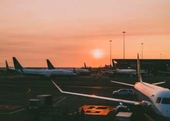 Gobierno Federal y privados planean impulsar aviación comercial en Coahuila