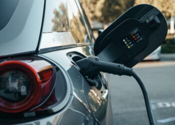 Tamaulipas inicia la instalación de su primer cargador público para autos eléctricos 