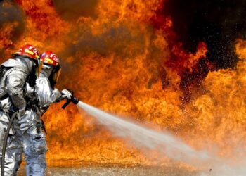 Se incendia complejo Pajaritos de Pemex en Coatzacoalcos