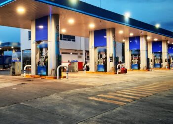 FGR catea 3 estaciones de servicio por vender huachicol 
