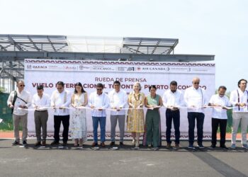 Oaxaca invierte 4 mil 215 mdp para ampliar aviación comercial en Puerto Escondido