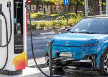 Repsol y Nissan firman convenio a favor de la electromovilidad en España