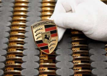 Porsche desacelera su apuesta por los autos eléctricos