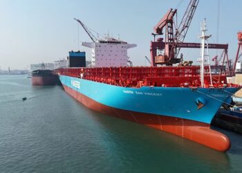 Maersk modernizará 200 buques para reducir 35% sus emisiones contaminantes