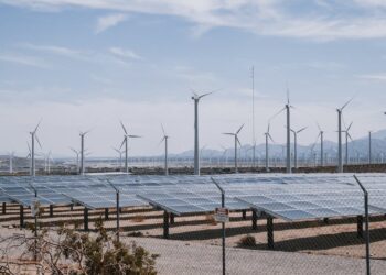 Repsol y Forestalia crearán uno de los mayores proyectos de hibridación energética en el mundo