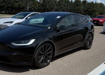 Autos eléctricos aceleran en México: ventas suben 18% y ganan participación