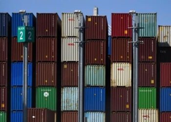 México rompe récord de exportaciones a EU y lidera compras pese a caída de importaciones
