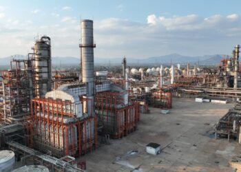 Pemex alcanza 908 mil barriles diarios en refinación, pese a baja en producción