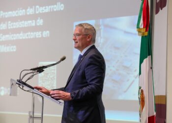 México tiene potencial en semiconductores, pero necesita una estrategia industrial: OCDE