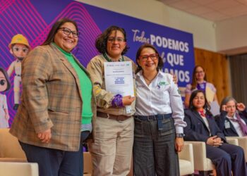 CFE firma convenio con la Secretaría de Mujeres en favor de la igualdad de género