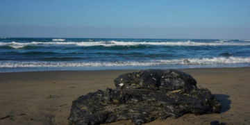 Ayuntamiento de Catemaco pide atender derrame de hidrocarburos