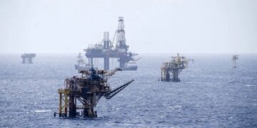 Pemex niega derrame de hidrocarburo en playas de Veracruz