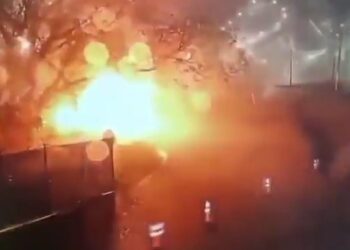 Incendio en Dos Bocas: video exhibe derrame de hidrocarburos fuera de la refinería