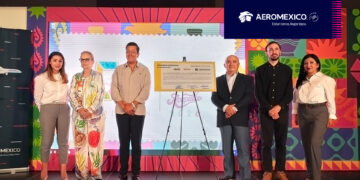 Aeroméxico y Hertz firman acuerdo en favor de la movilidad turística