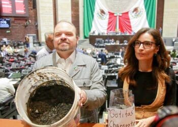 Exigen comparecencia de la ASEA con “gotitas de chapopote” en San Lázaro