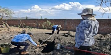 CFE monitorea manifestación termal en Ixtlán, Michoacán
