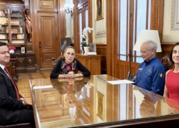 Sheinbaum anuncia relevo en Pemex: sale Víctor Rodríguez y llega Carpio
