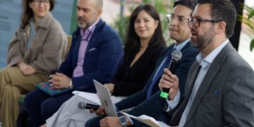 Semarnat, Sener y Economía colaboran para acelerar la electromovilidad en México