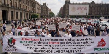 Trabajadores de Pemex van por batalla legal para defender sus pensiones