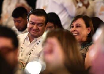 Pemex presume estabilidad petrolera; jubilados estallan por recorte a pensiones