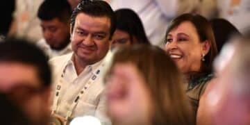 Pemex presume estabilidad petrolera; jubilados estallan por recorte a pensiones