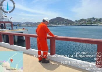 Pemex mantiene monitoreo en Bahía de Manzanillo