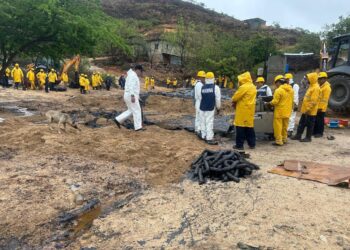 Pemex reporta avances en reparaciones de ducto en Salina Cruz