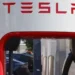 Tesla registra caída de  4% mientras acelera su apuesta por la IA y la robótica