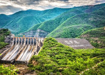 CFE avanza en su expansión: llevará su capacidad eléctrica a 70.7 GW hacia 2030