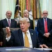 Trump eleva la tensión: amenaza con bombardear Omán y exige la rendición de Irán