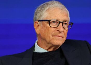 Bill Gates lanza alerta por la IA: millones de empleos podrían estar en riesgo