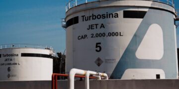 ASA mueve 14.8 millones de litros de combustible al día: así abastece a los aviones en México