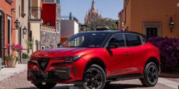 De BMW a Stellantis: cómo la industria automotriz en México está migrando a granjas solares