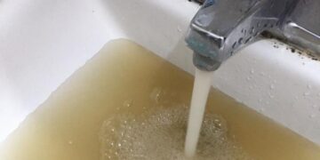 Crisis en Guadalajara: ¿qué hay detrás del agua contaminada que llega a las casas?